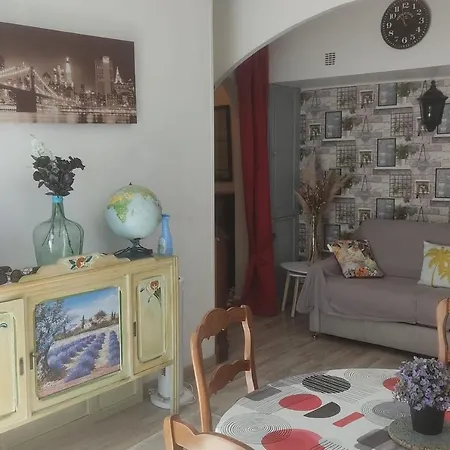 Very Quiet Cocoon Near The Historical Center * Fréjus