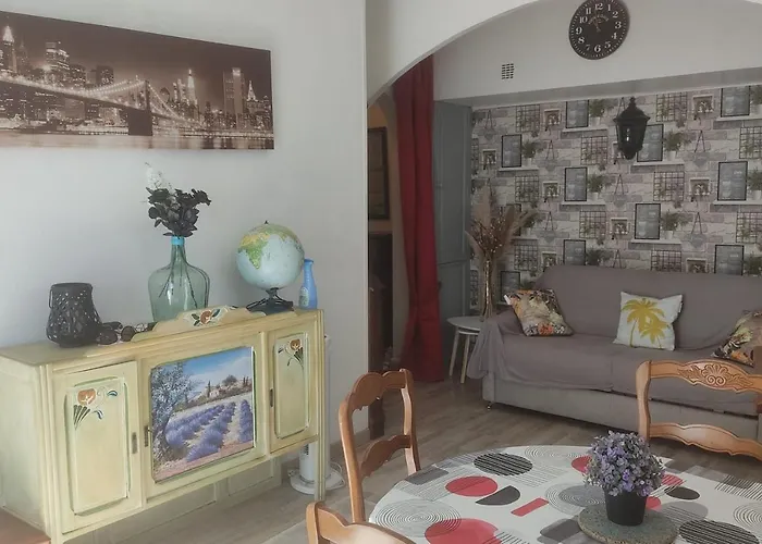 Very Quiet Cocoon Near The Historical Center * Fréjus
